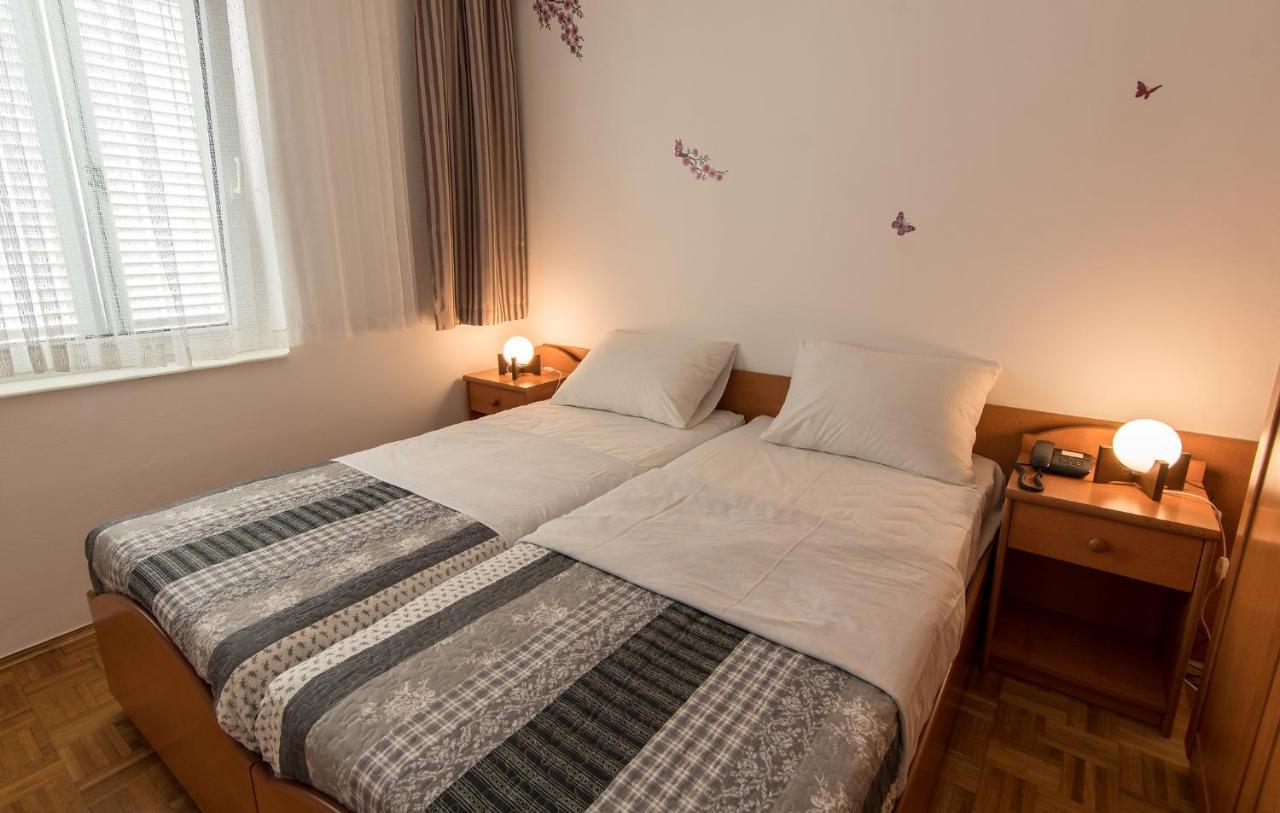 Hotel Barba Starigrad Paklenica Esterno foto